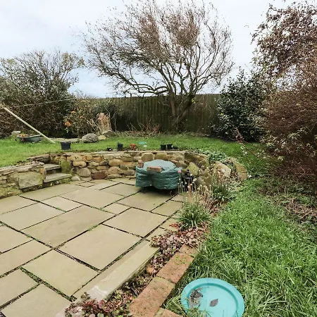 2 Whinny Hill * Goldsborough